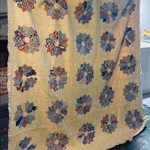 1920’s Handmade Grandma Floral Patchwork Quilt